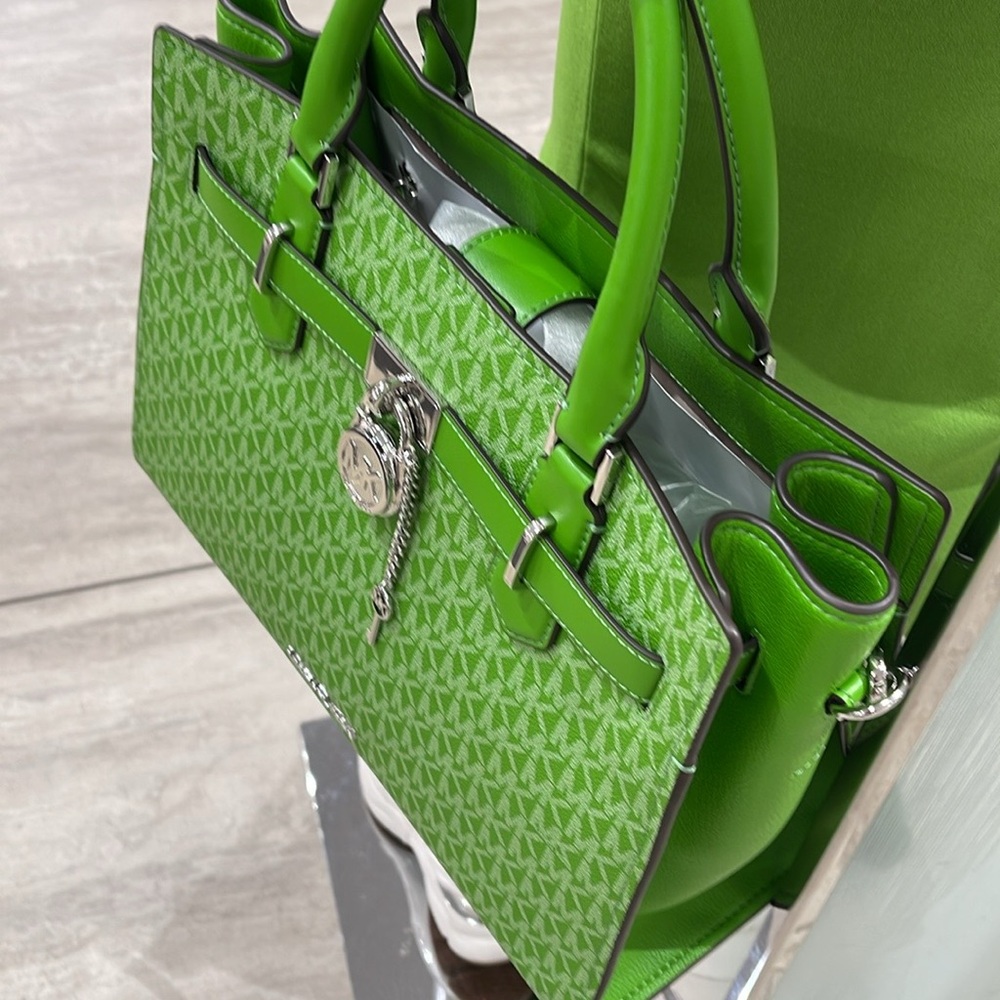 Michael Kors Hamilton Medium Signature Logo Satchel
Jungle Green 
NWT - Picture 11 of 16